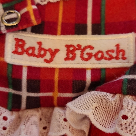 Vintage Baby B'gosh soft red footed sleeper/footie - Picture 3 of 3